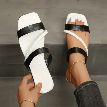 Moda das Mulheres Chinelos de quarto Feminino Praça Sandálias de Dedo do pé de Chinelo Designer Soft Flat Flip-Flops Senhoras Slides Sandálias de Verão para Mulher